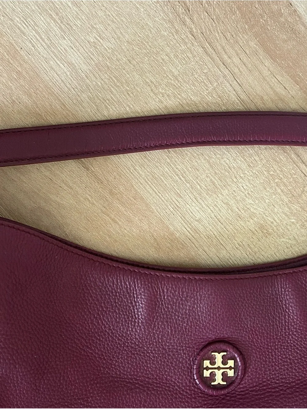 Tory Burch Hobo Shoulder Handbag Gold Detail burgundy